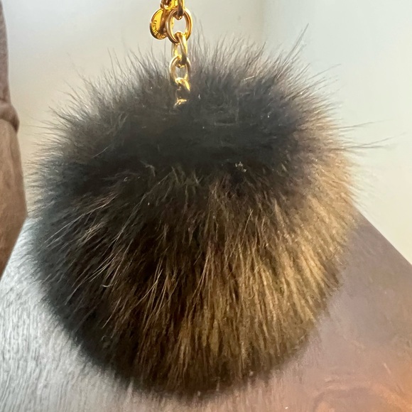 Authentic Michael Kors Fox fur key chain - Picture 4 of 4
